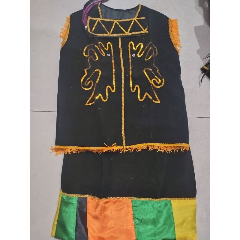 Baju adat Dayak kalimantan SMA & DEWASA