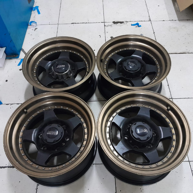Velg Mobil Bekas Ring 16 Lebar 8 Lobang Baut 6X139,7 Et10 Velg Mobil Second SSW R16