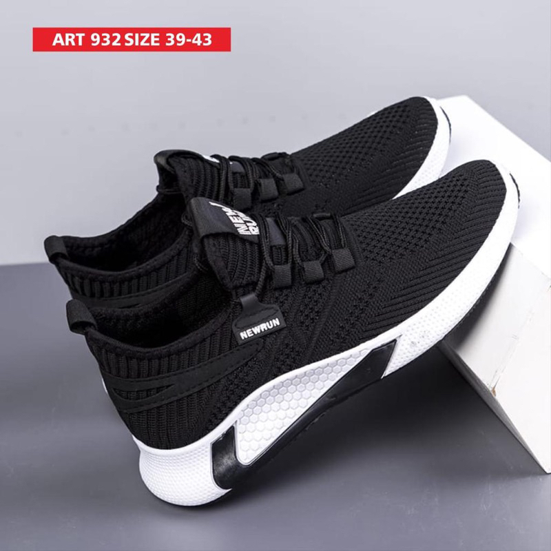 Sneakers Pria terbaru import sol karet lentur premium