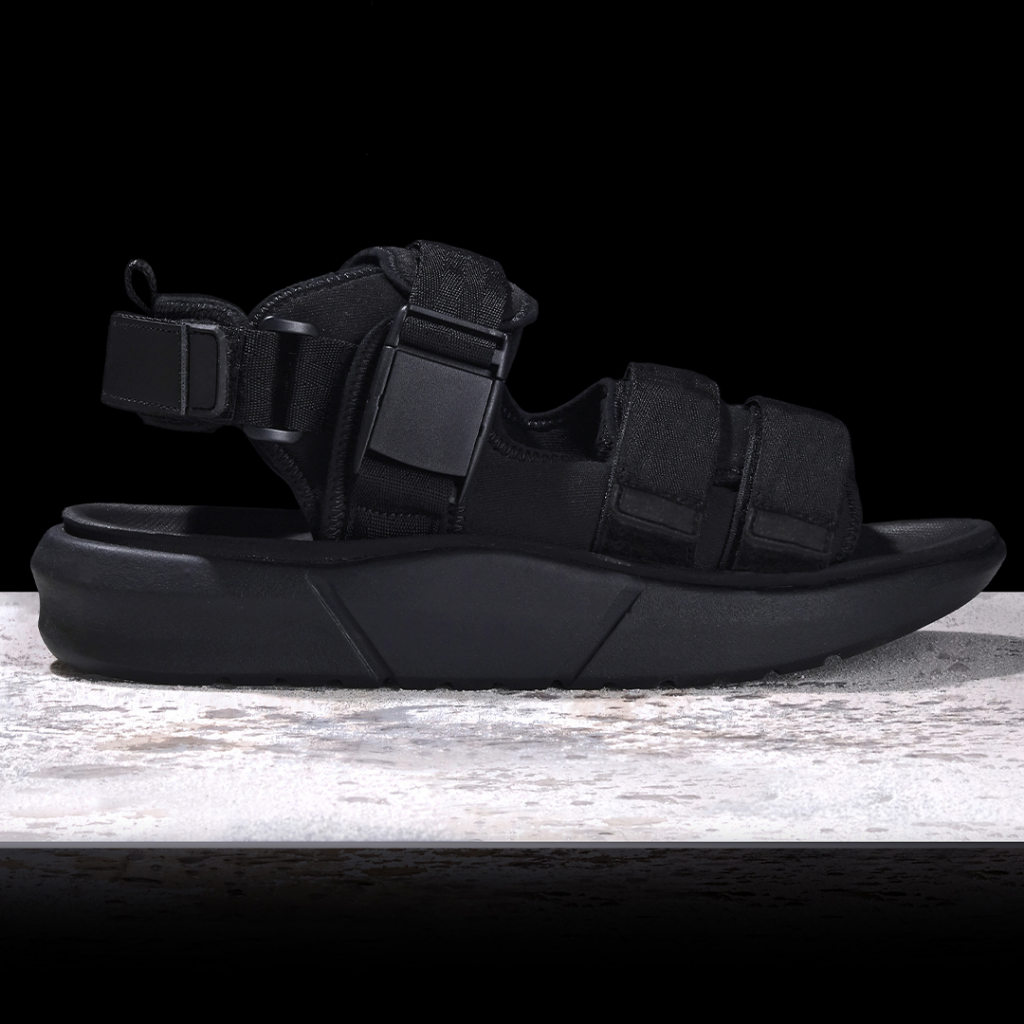 Extrovert Full Black | Sandal Gunung Original Urban Santai Kasual Pria Sendal Footwear New Ori | FORIND x Reyl