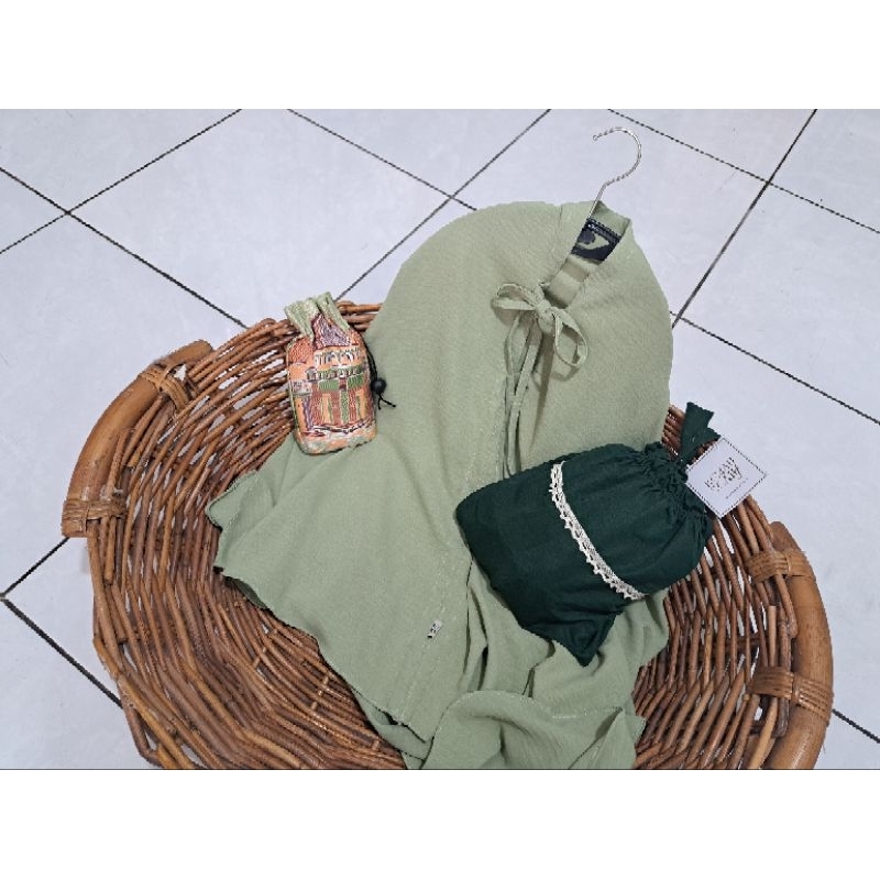 

Paket bundling hampers Haji