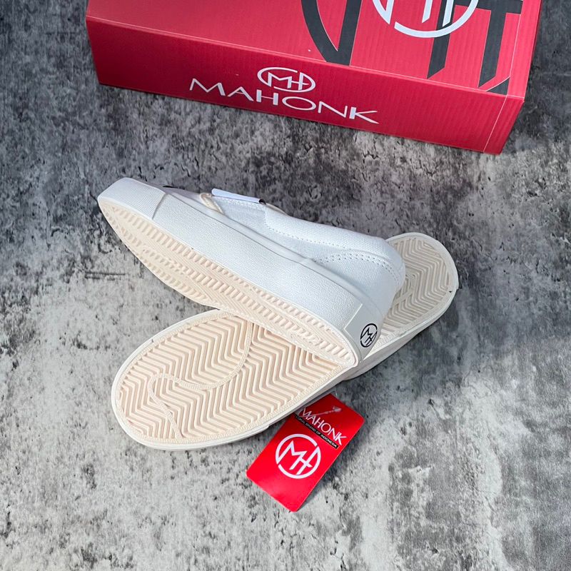 Mahonk Sneakers - Sepatu Slipon Smile Casual Pria Wanita Original Lokal Brand