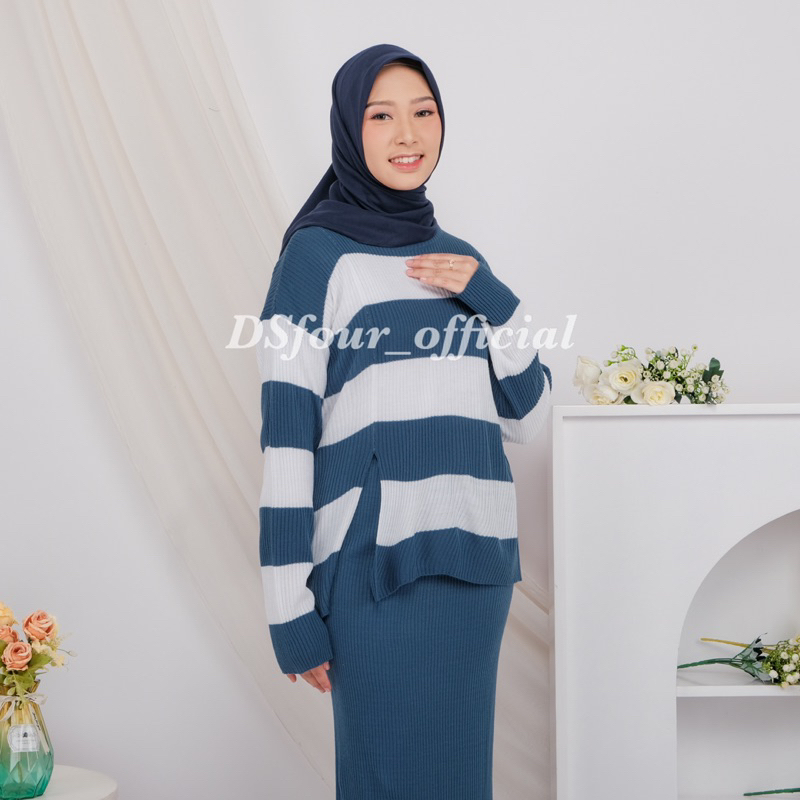 Yumna Stripe Blouse Rajut Premium [DSfourofficial]