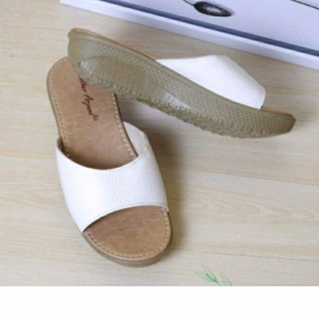 Sandal Kulit Wedges Wanita