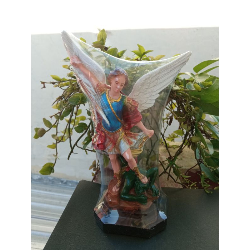 Patung St Mikael 20 cm