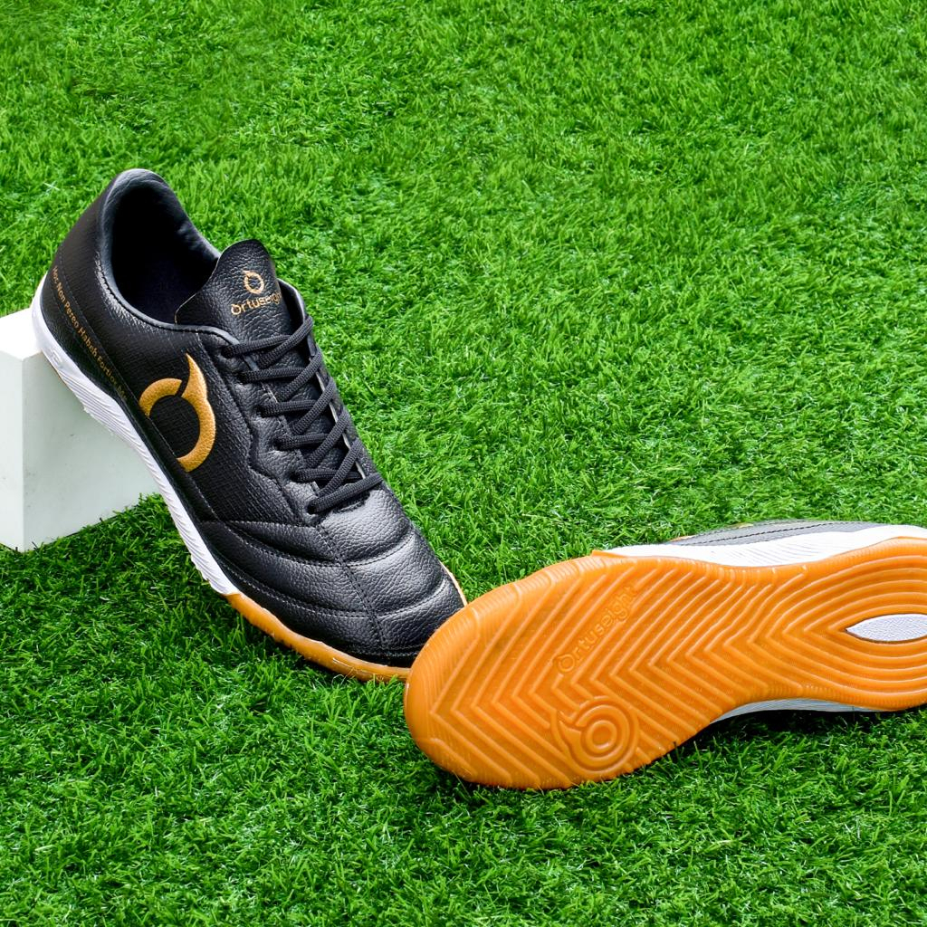 hot sale sepatu futsal ortuseight komponen original forte savage in ortus warna hitam gold putih