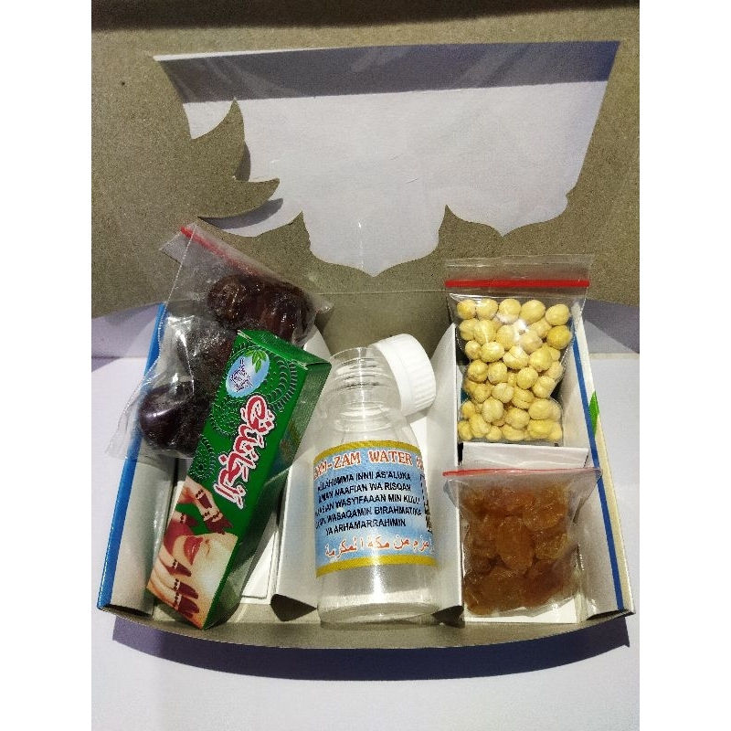 

Paket oleh oleh haji dan umroh/Kurma,Kacang,Kismis,Botol,Pacar kuku