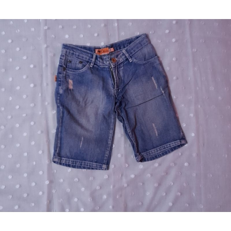 Celana jeans bekas second untuk wanita