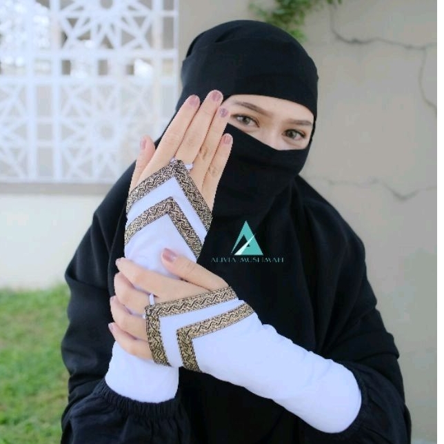 Handsock Cincin Motif Tsaniyya Alivia Muslimah