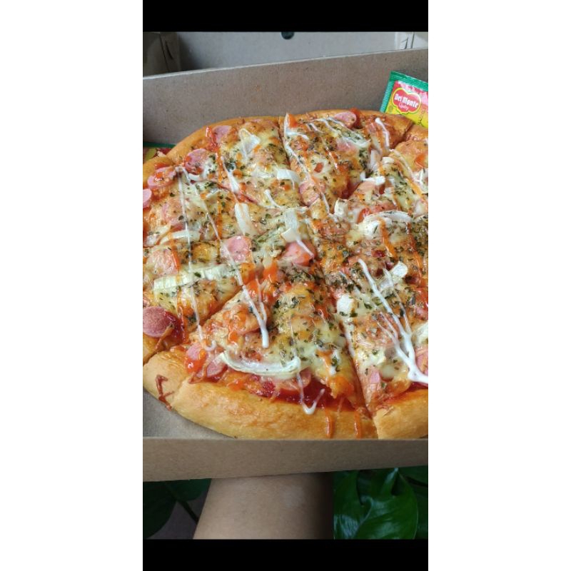 

PIZZA HOMEMADE