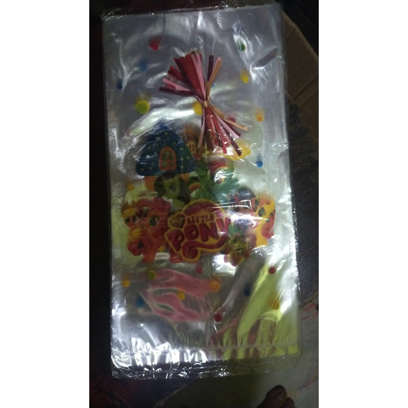 Plastik ulang tahun kecil