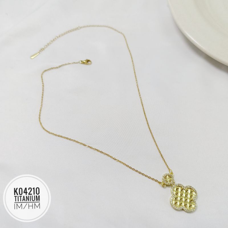 Kalung titanium bunga gold K04210