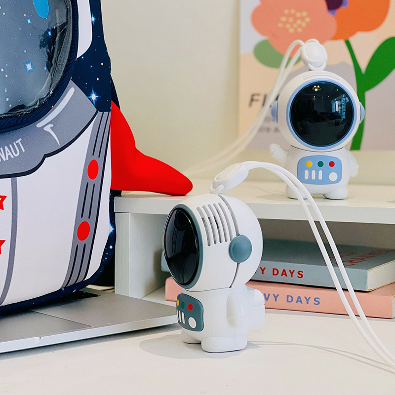 Roket Kipas Angin Mini Portable Karakter Astronaut Cute Fan / Penggemar Klip