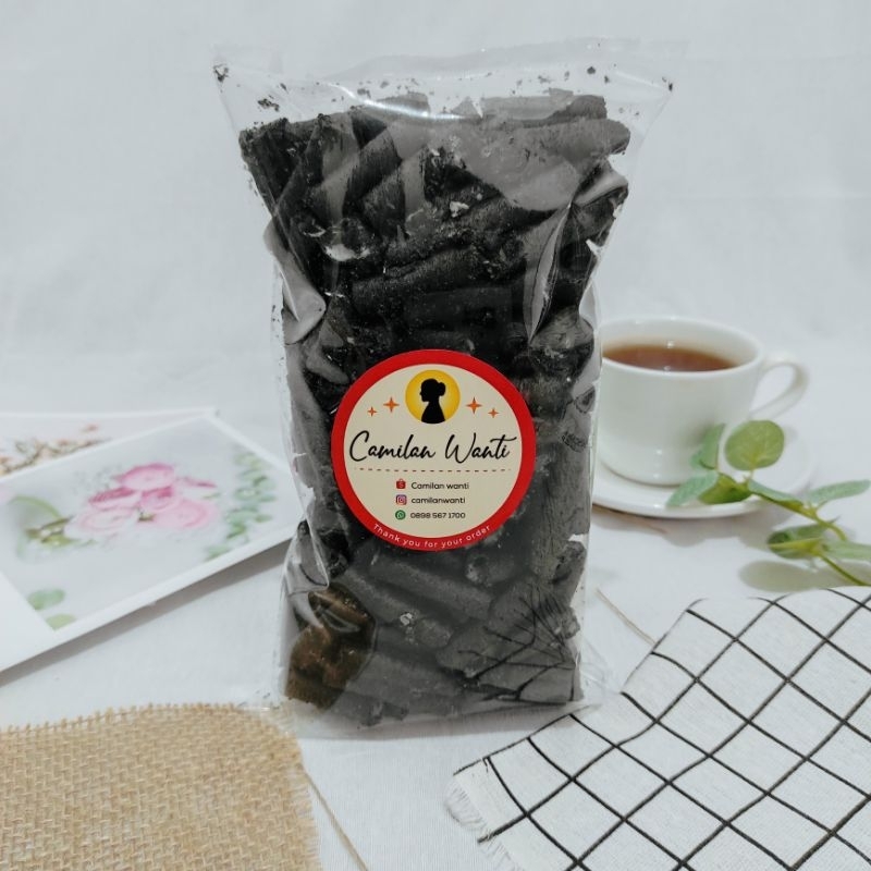 

ASTOR PENDEK RASA VANILLA/HITAM (250 gram)