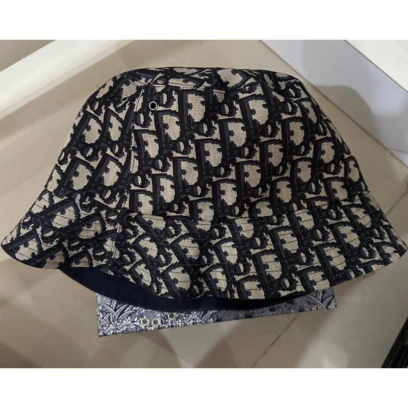 dior bucket hat