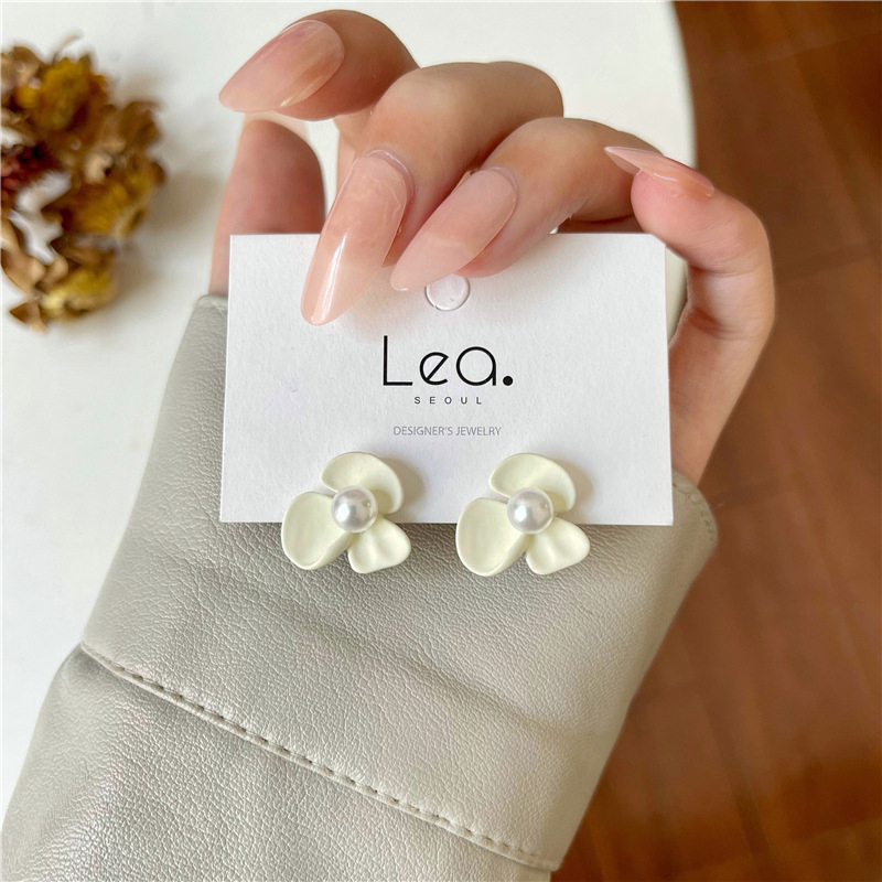 COD❤️Anting S925 Perak Bunga Mutiara Korea Kecil Sepasang Putih Susu Stud Earrings Anting Tusuk Motif Vintage Fashion Impor Murah Aksesoris Wanita Ins