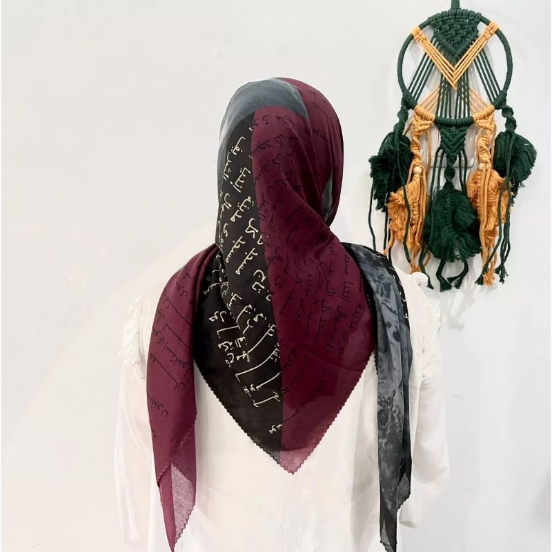 HIJAB SEGIEMPAT MOTIF ARAB FATAYAT HIJAU/KERUDUNG VOAL ARAB TERFAVOURITE