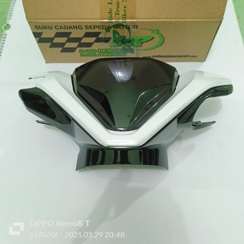 batok depan + visor accesories Vario 125/150 new putih 2018-2021