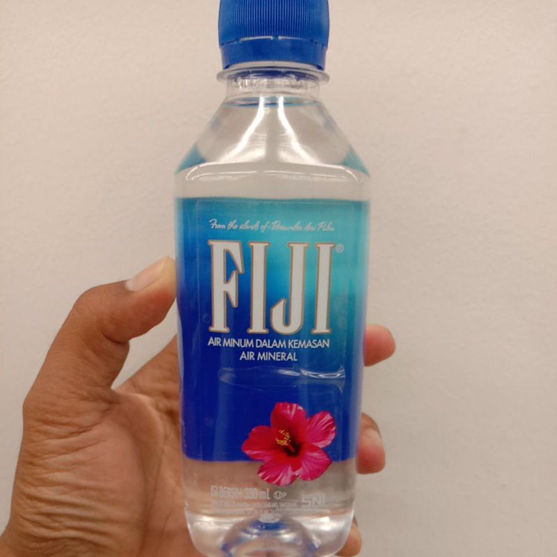 

Fiji natural water 330ml/botol