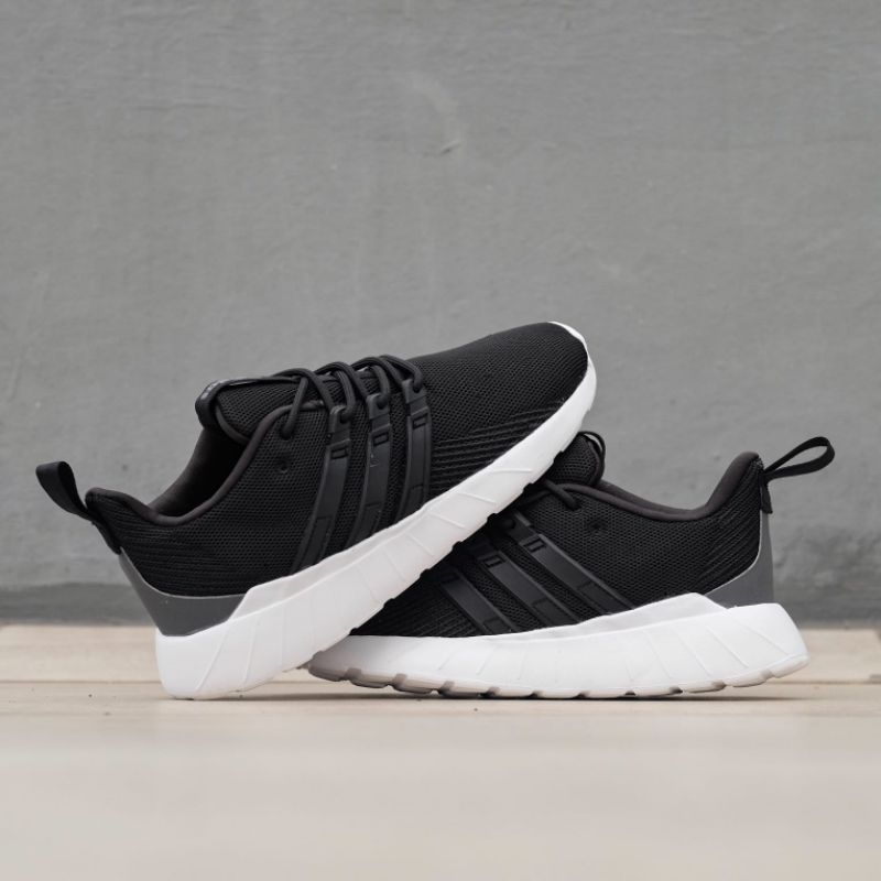 Adidas Questar Flow &quot;Black White&quot;