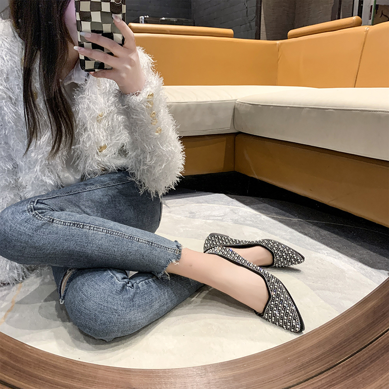 Sepatu Flat Shoes Wanita Import Murah Sol Karet Pointed Flats Balerina Balet Pesta Mutiara Kristal Hitam Black Beige Krem Gaya Korea - Ukuran 35 36 37 38 39 40