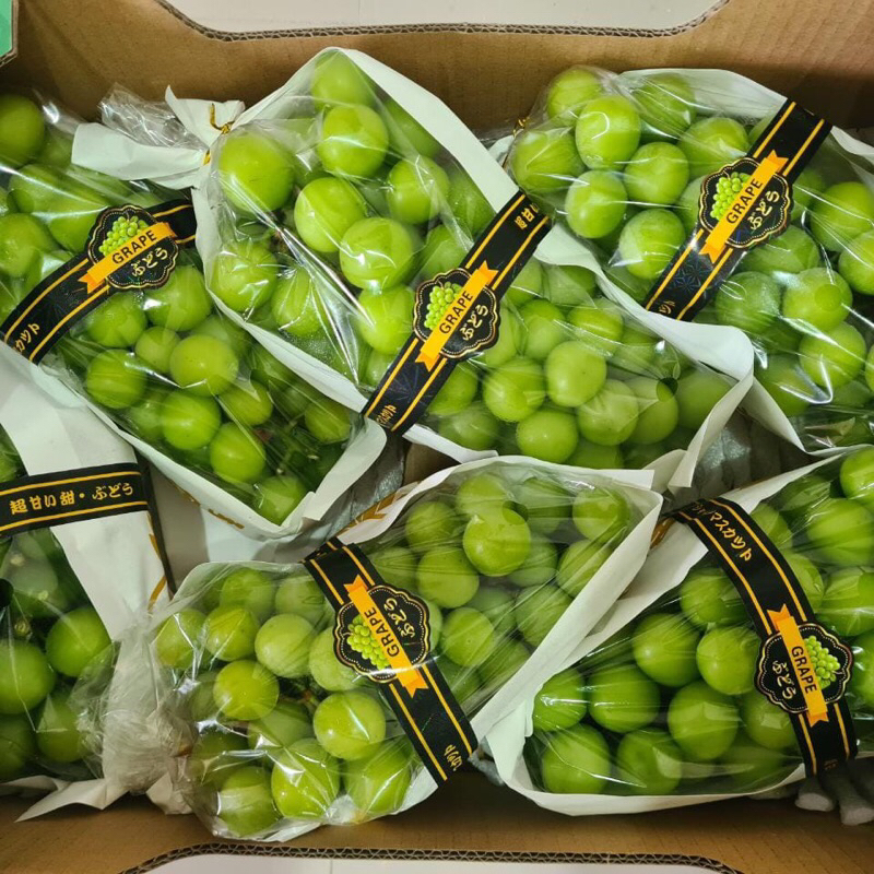 

Anggur Shine Muscat Bunch Tanpa Biji 4 Kg / Box