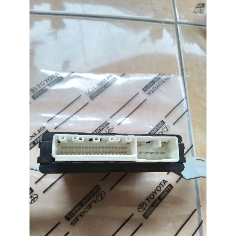 ECU COMPUTER MULTI PLEX TOYOTA INNOVA REBORN NO 89222- 71080 ORI