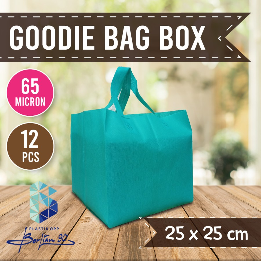 

Goodie Bag Handle Box uk 25x25x25 cm Isi 12 Pcs Tebal 65 gsm