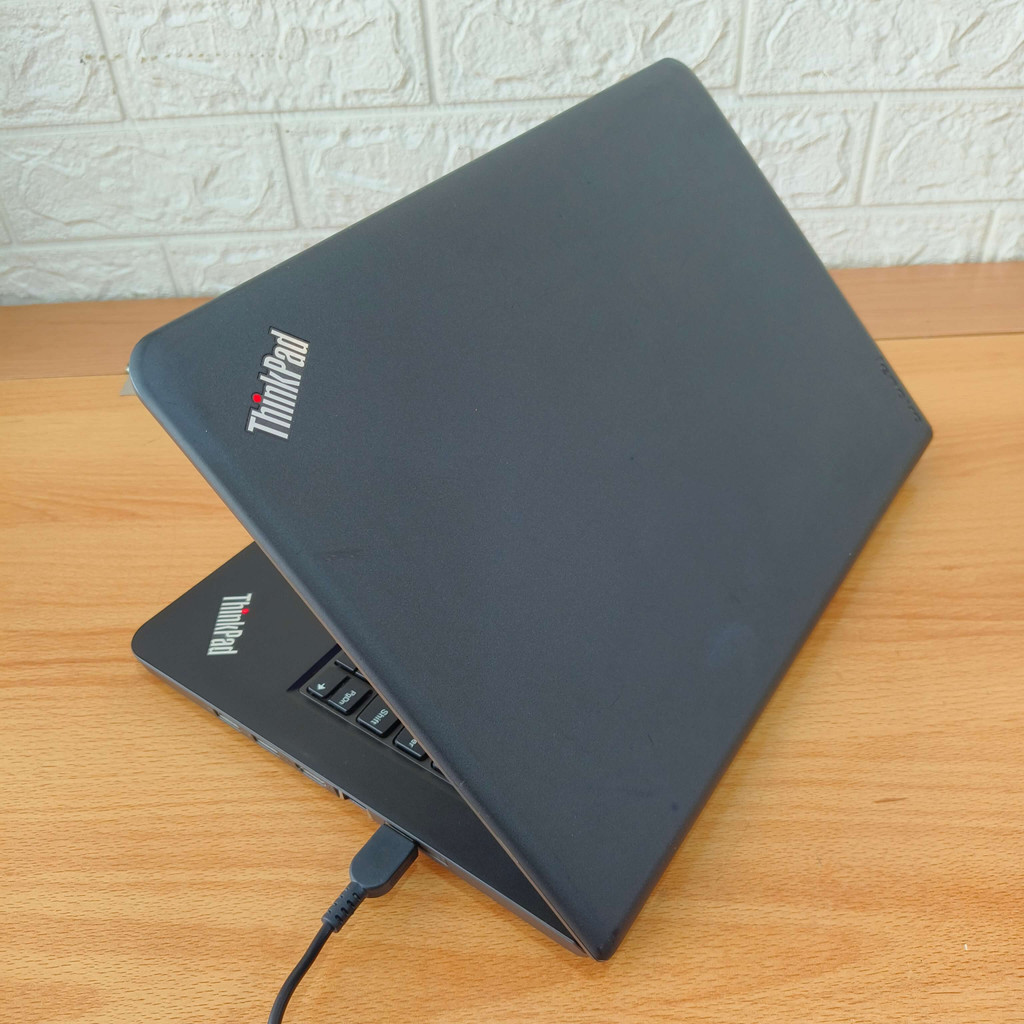 Laptop Lenovo Thinkpad E450 Core i5 Gen 5 Radeon R7 2GB Desain Render