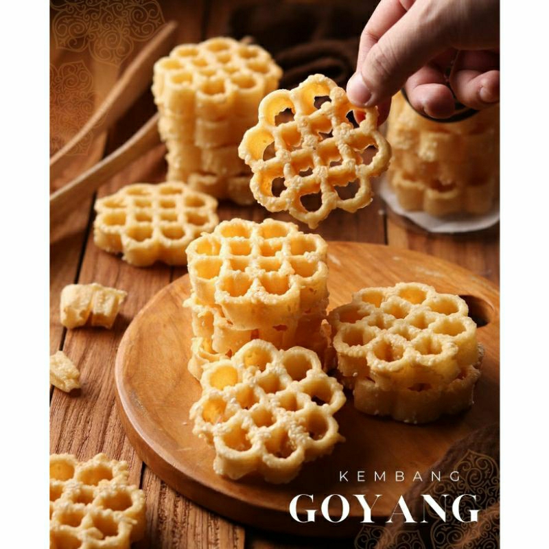 

Kembang Goyang Manis Renyah 1Kg