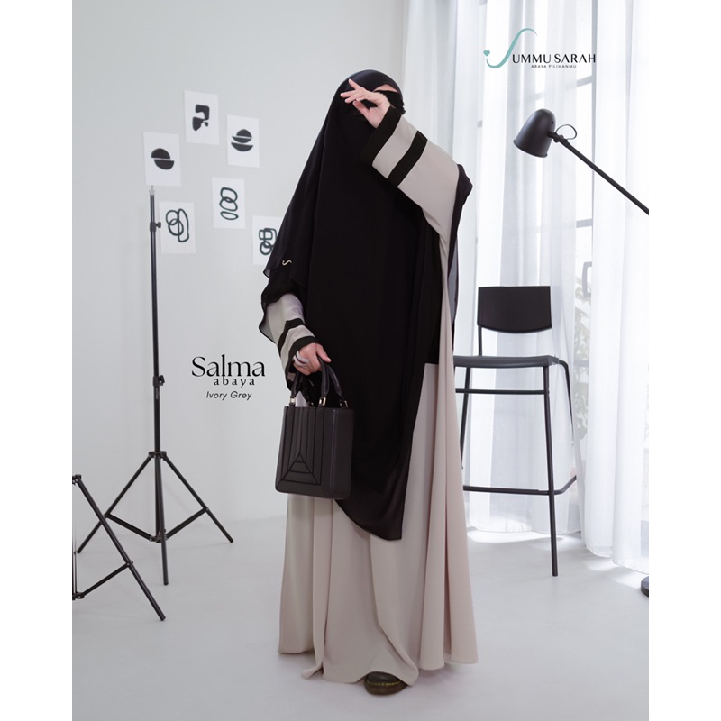 UMMU SARAH-Salma Abaya+French Khimar warna Ivory Grey