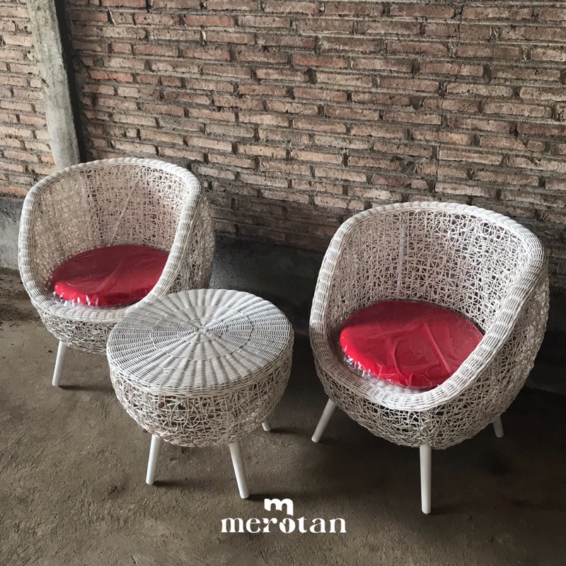 Set Kursi Teras Rotan Alam Motif Brekele