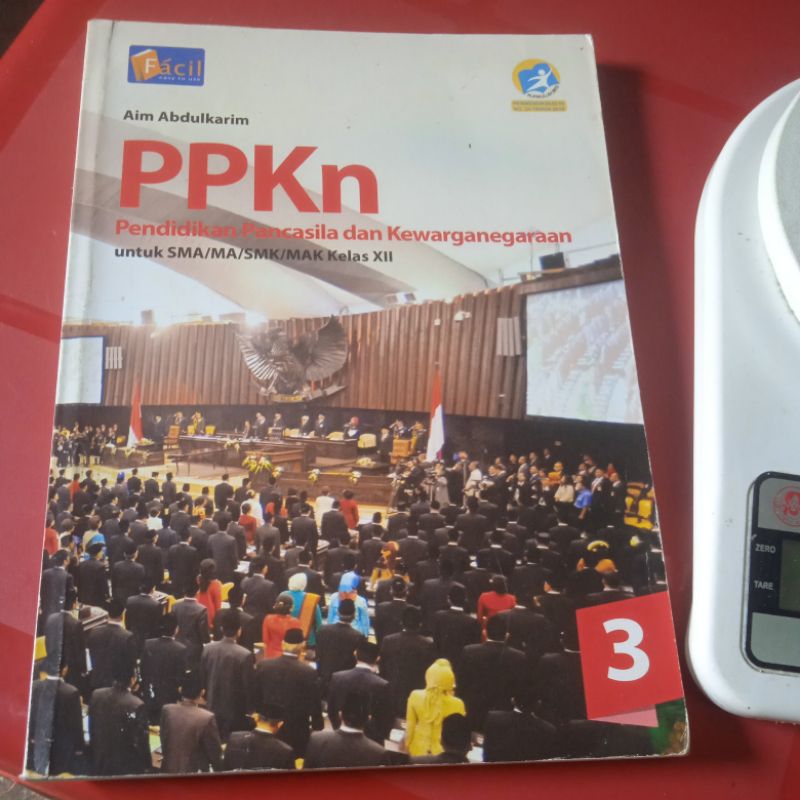 Buku PPKN Pendidikan Pancasila dan Kewarganegaraan untuk SMA kelas 12 Facil