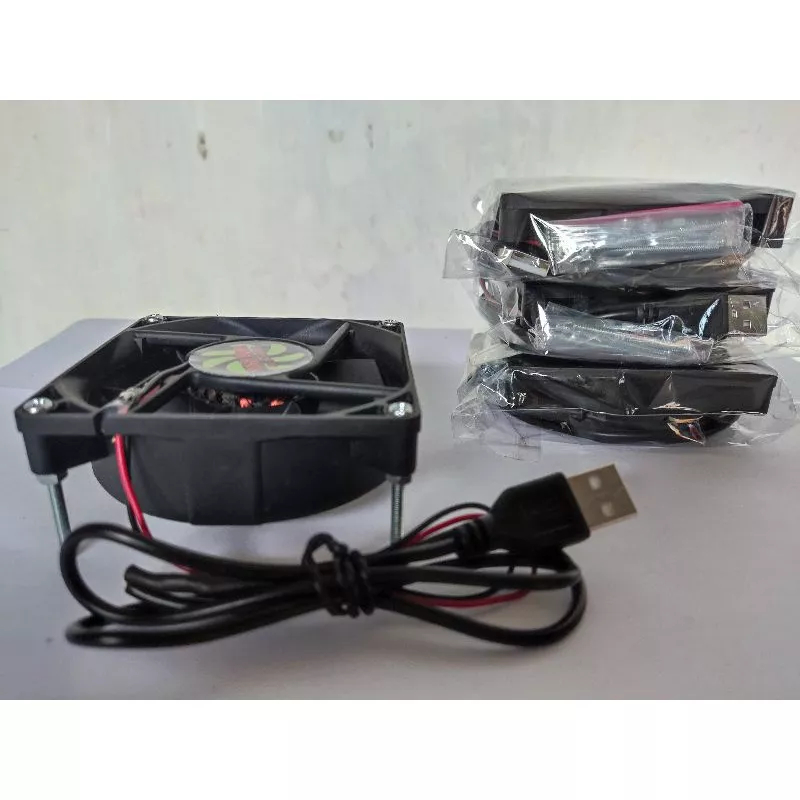 Kipas Pendingin STB Settopbox Wifi Mifi Modem Termurah Dijamin Hidup Ukuran 8x8cm Kondisi Baru