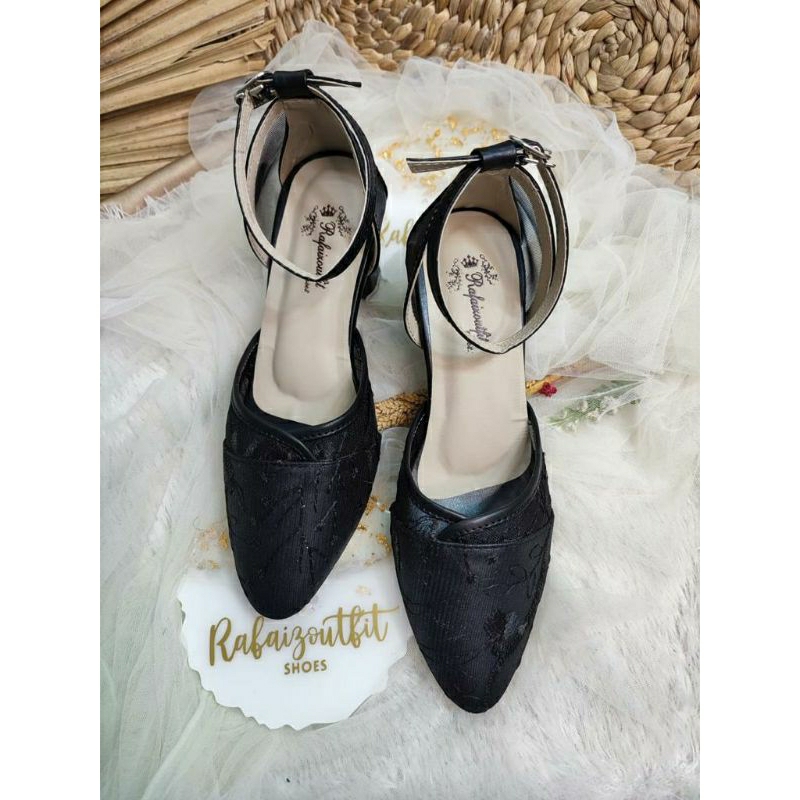 Sepatu wedding Cantik Cindiyra hitam 7cm tahu