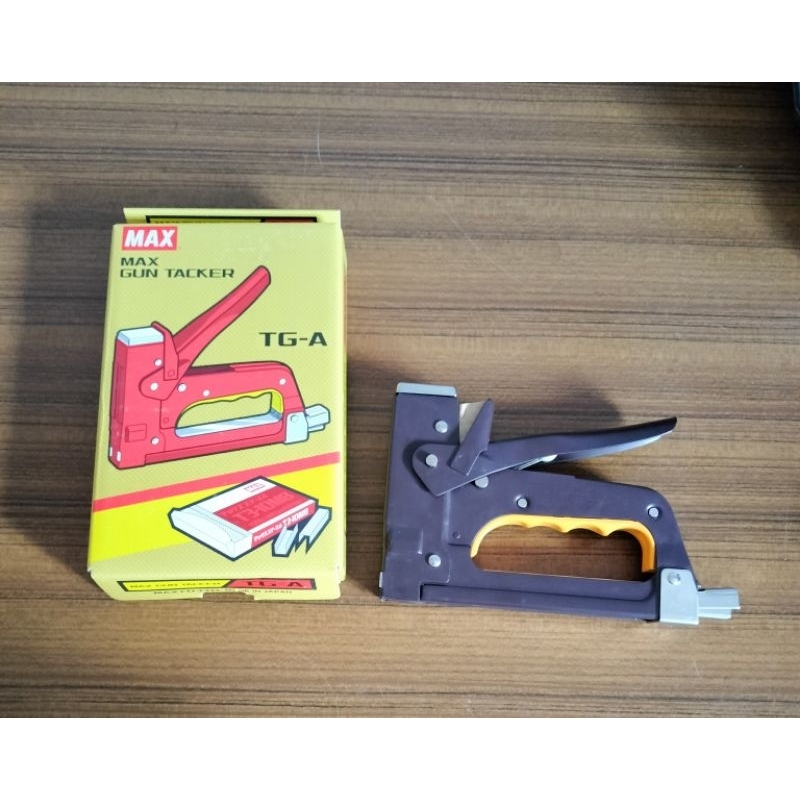 

Stapler / Staples Tembak MAX / Gun Tacker MAX
