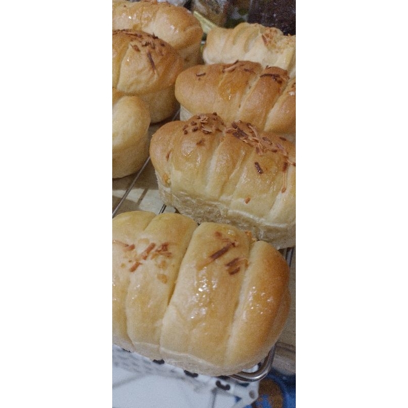 

roti keju lembut dijmin fresh from oven