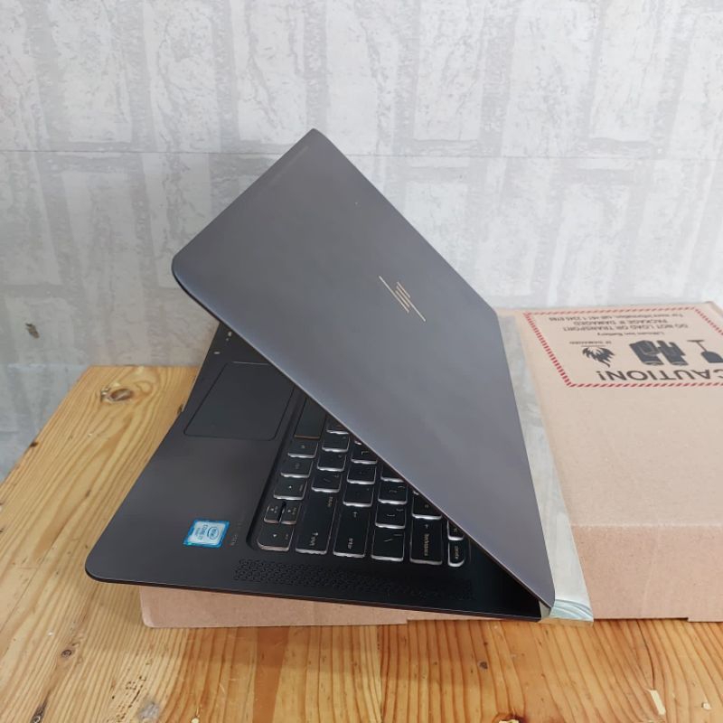 Laptop HP Spextre 13-v011dx Cor i7-6500U Ram 8Gb SSD 256Gb Keyboard backlight