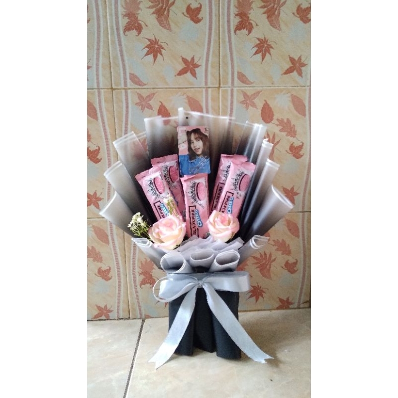 

bucket oreo Black pink Isi 6 pcs|oreo Black pink |bunga artifical