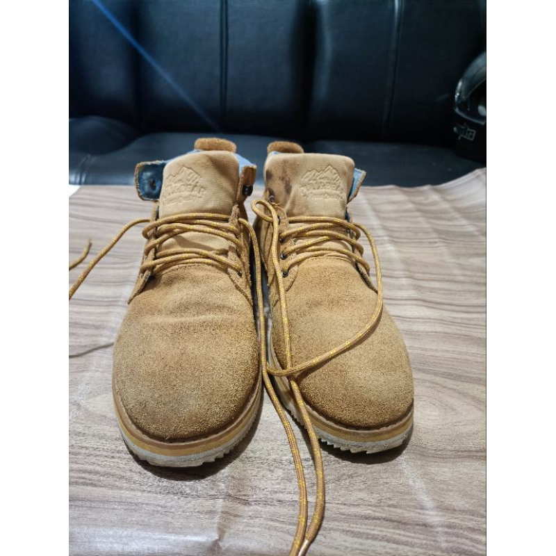 sepatu suede pull&bear