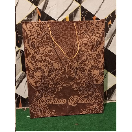 

100 pcs paperbag batik coklat ukuran sedang 21 x 16 x 5/ paperbag souvenir