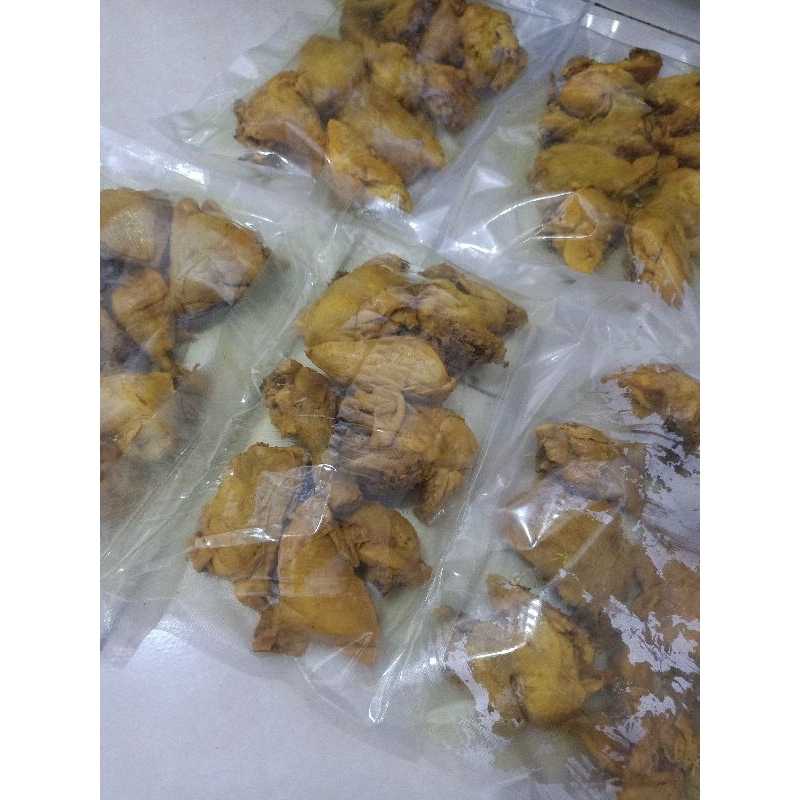

ayam 1 ekor ungkep bumbu kuning siap goreng