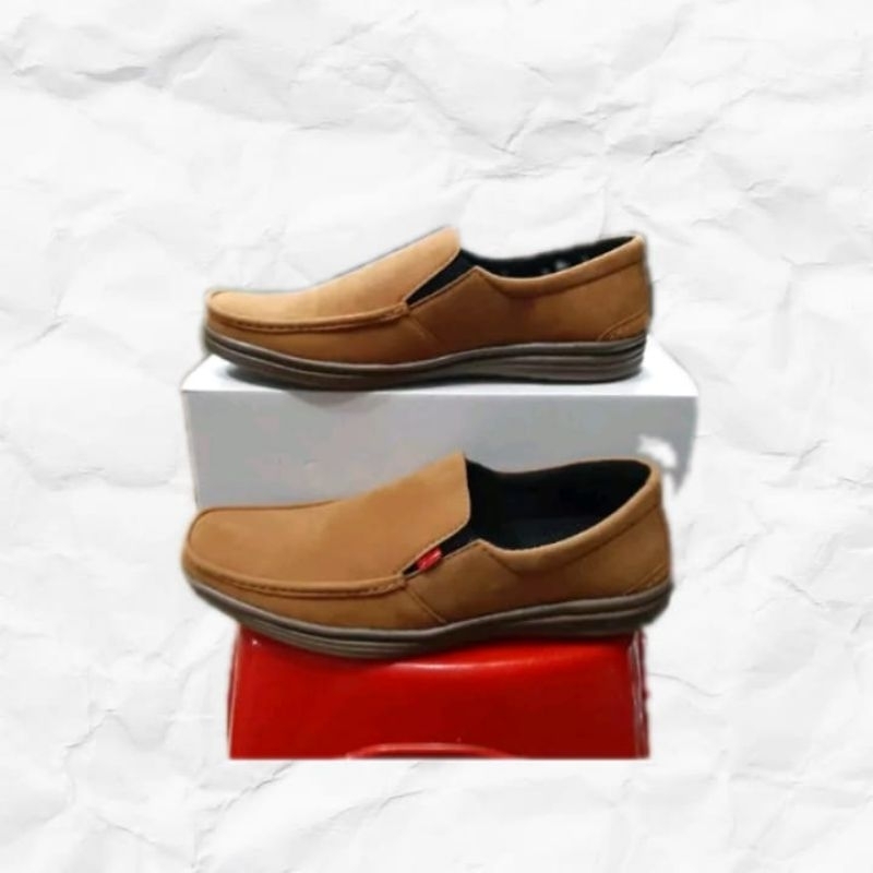 Sepatu Slip On Pria Dewasa Kulit Asli Model Casual HIRIO TAN