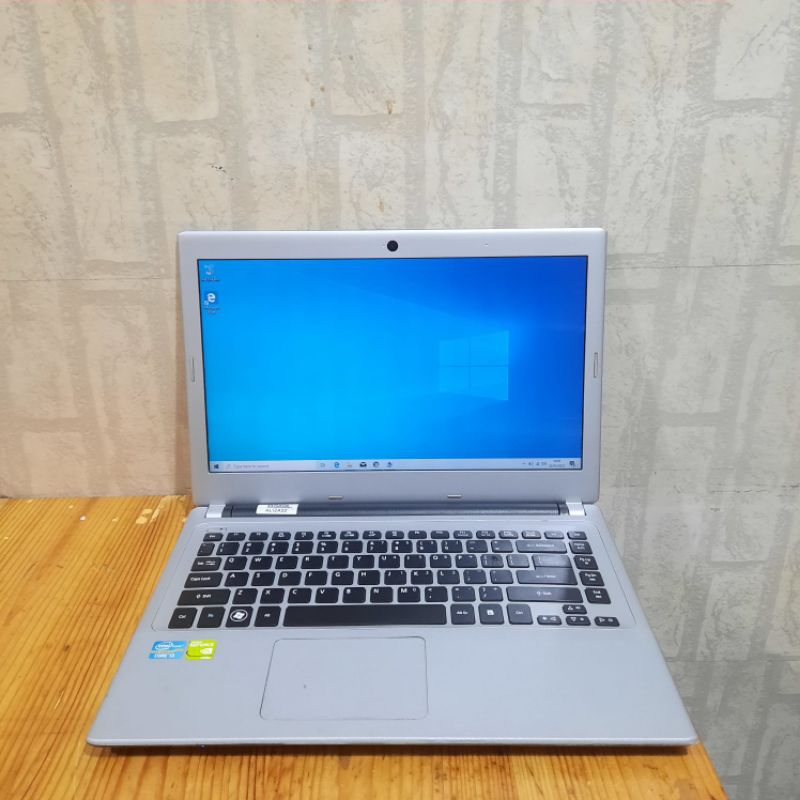 Laptop Acer Aspire V5-471G Cor i3-3227 dualvga Nvdia geforce GT 720M dedicated ok