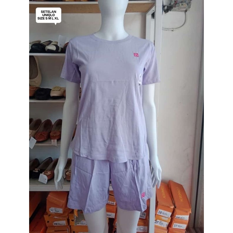 SETELAN UNIQLO