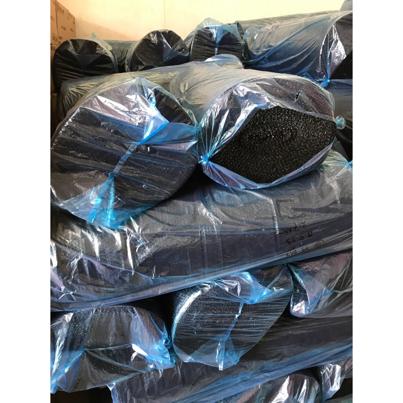 

Bubble Wrap Hitam 125cm x 50m