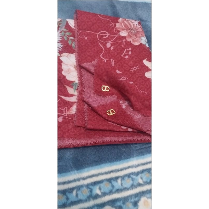 buttonscarves nada do