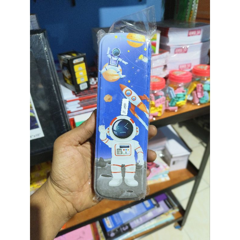 

Tempat Pensil Kaleng