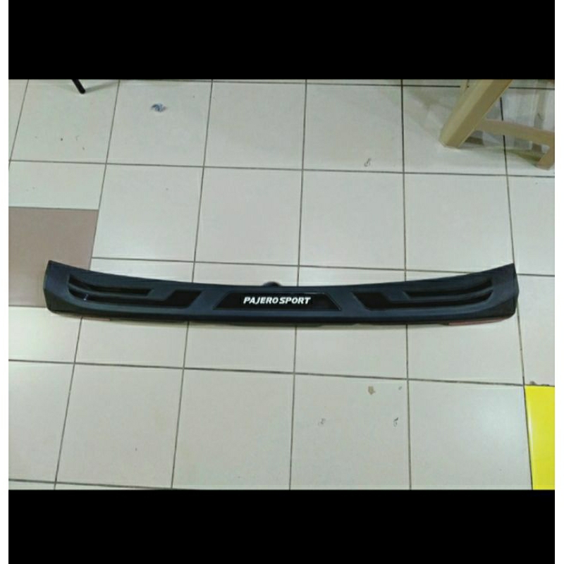Sill plate belakang all new Pajero sport 2021 - 2022 hitam
