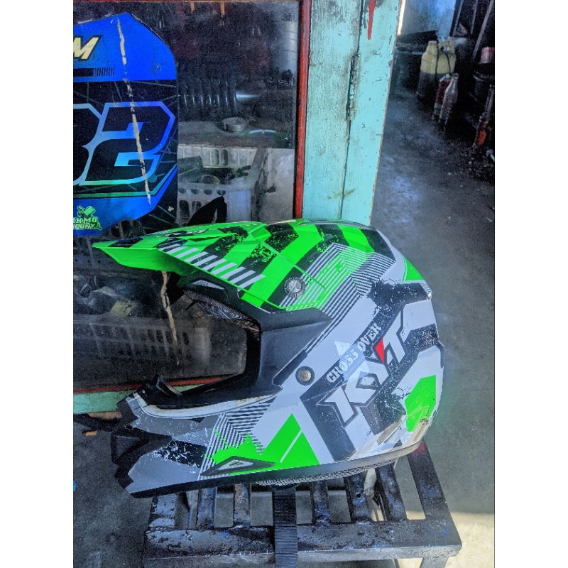 HELM KYT CROS HIJAU STABILO